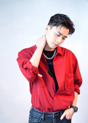 李易峰综艺发布会帅气写真图片
