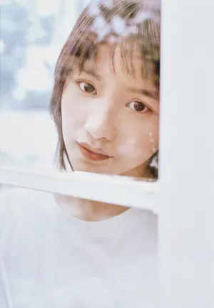 张依墨文雅随性写真图片第1张