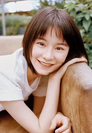 张依墨文雅随性写真图片_3