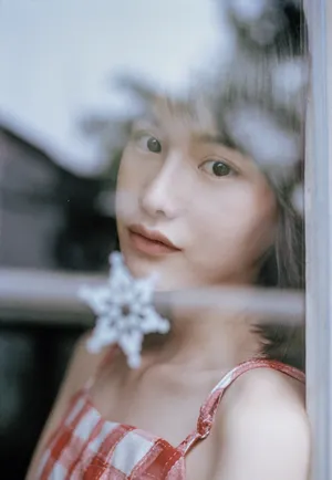 张依墨性感甜美写真图片第1张