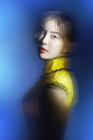 吕佳容黄色旗袍曼妙性感写真图片_1