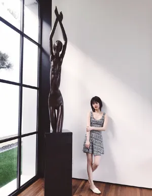 张依墨吊带裙夏日清爽写真_2