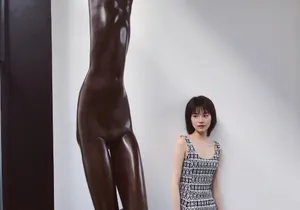 张依墨吊带裙夏日清爽写真_3
