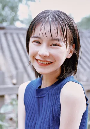 张依墨夏日清爽甜美照片_2
