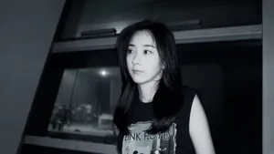 朱颜曼滋性感酷黑写真图片