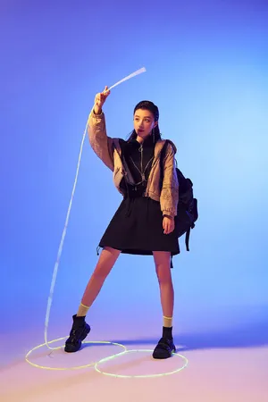 王鹤润时髦养眼写真图片_3