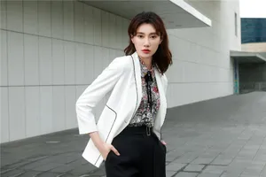 李斯羽优雅干练写真图片_4