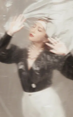 包文婧成熟魅力写真图片