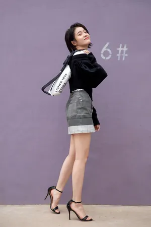 张雪迎时尚个性写真图片_2