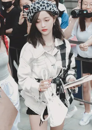 吴宣仪酷甜少女风写真图片_3