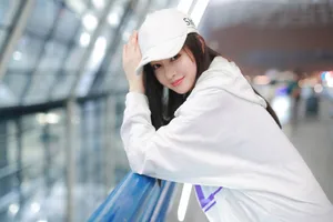 张天爱休闲运动风机场照图片