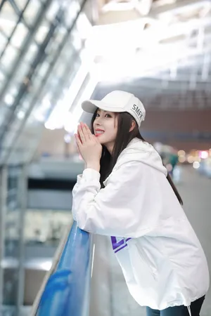 张天爱休闲运动风机场照图片_2