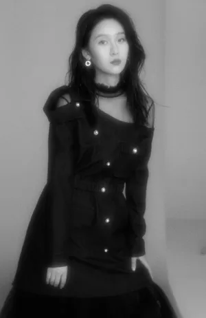 王子璇冷艳妩媚写真图片_5