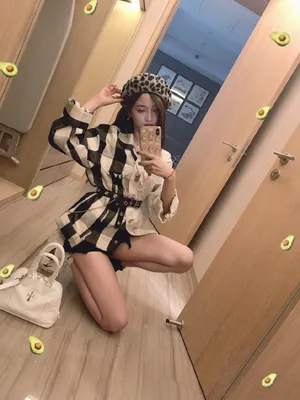 吴宣仪居家私服自拍照图片_1