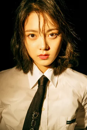赵今麦光影性感写真图片_1