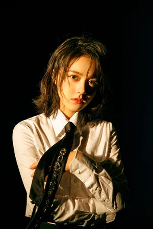 赵今麦光影性感写真图片_2