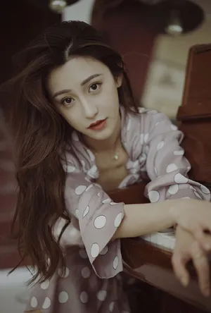 朱圣祎性感妩媚写真图片_2