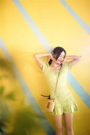 袁姗姗清凉夏天性感写真图片_1
