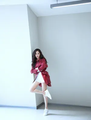 杨幂格子衫性感写真图片_1