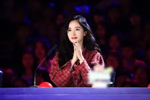 杨幂格子衫性感写真图片_6
