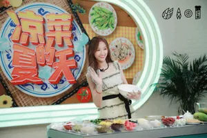 吴宣仪《天天向上》甜美剧照图片_6