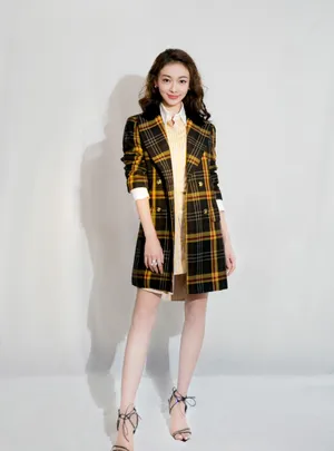 吴谨言羊羔毛卷发性感写真图片_8