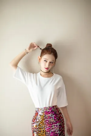 李沐宸甜美优雅写真图片