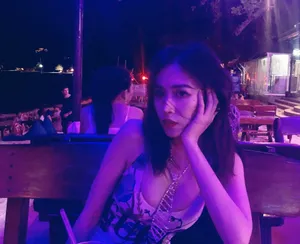 刘美彤性感靓丽街拍图片_3