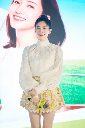 江疏影清新品牌活动写真图片_4