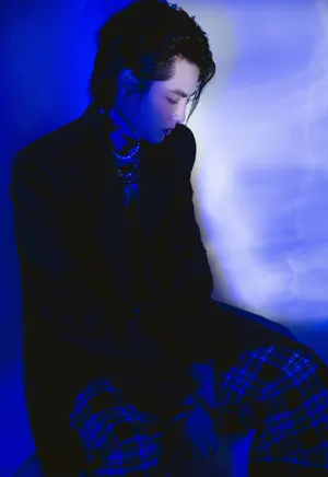 吴亦凡复古帅气写真图片