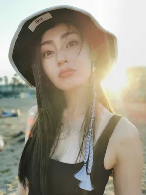 张天爱甜美沙滩写真图片_14
