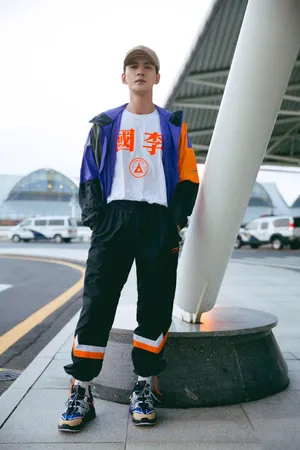 徐正溪国潮时尚机场写真图片