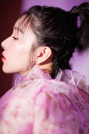 阚清子优雅粉嫩写真图片