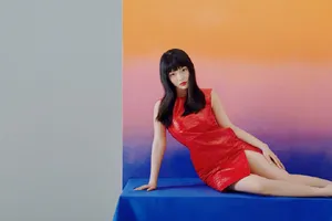徐冬冬画报红唇妆写真图片