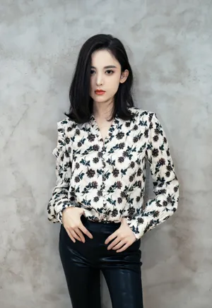 古力娜扎气质优雅写真图片_5