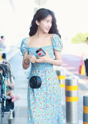 李菲儿慵懒清新街拍照图片_3