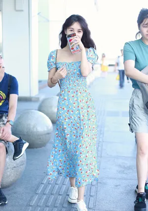 李菲儿慵懒清新街拍照图片_5