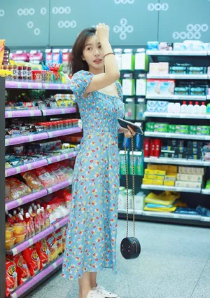 李菲儿慵懒清新街拍照图片_6