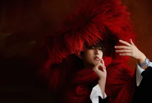 蔡徐坤慵懒迷离大片写真图片_7