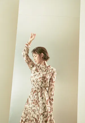 张嘉倪优雅甜美写真图片_1