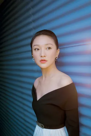 周迅优雅性感写真图片