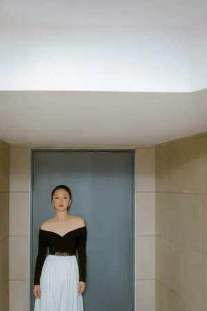 周迅优雅性感写真图片_4