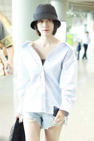 张雪迎性感机场私服街拍图片_4
