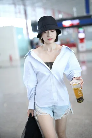 张雪迎性感机场私服街拍图片_5