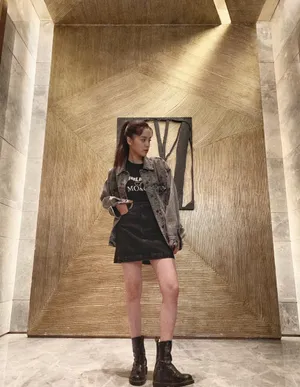 欧阳娜娜MO&Co.2019秋季私服照图片_3