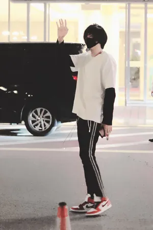 吴亦凡新造型街拍照图片_6