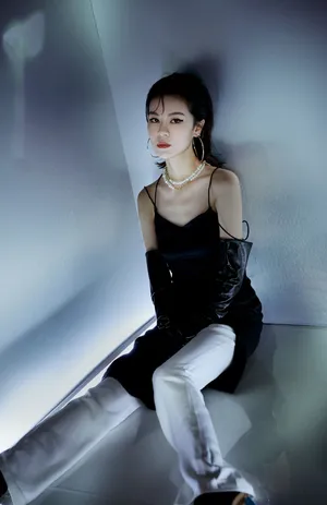 郁可唯性感魅力时尚写真图片_5