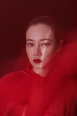 谭卓迷幻光影性感大片写真图片_2