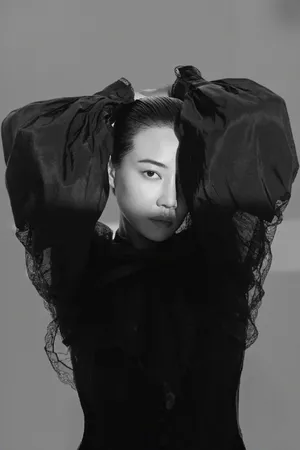 谭卓迷幻光影性感大片写真图片_5