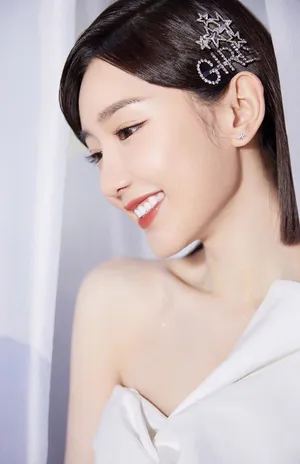 毛晓彤清新靓丽写真图片